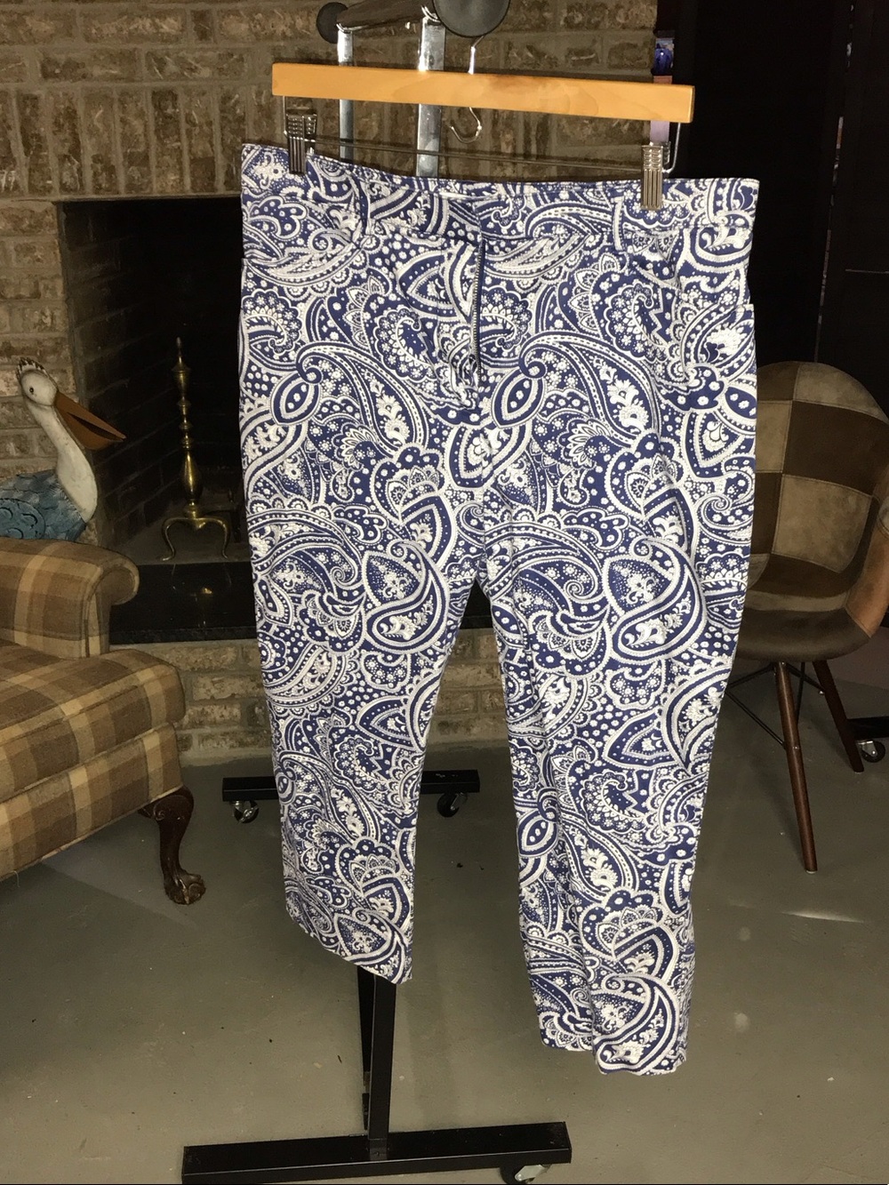 Isaac Mizrahi Blue & White Paisley Cropped Stretch Pants